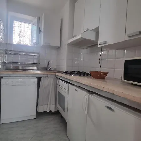 Golfo Dei Poeti Apartment *